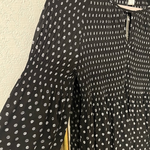 NWT polka dot top - Picture 6 of 6